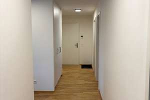 Voll möblierte, luxuriöse 4‑Zimmer‑Wohnung mit Balkon – Meyerhofstrasse 33, 40589 Holthausen, Düsseldorf – Vorschaubild 11