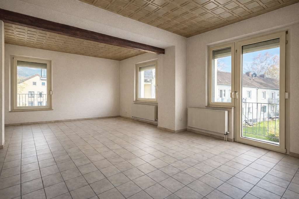 Immobilie in Recklinghausen - Flexibel nutzbare 2 ETW (110 m²) + ausbaufähiger Dachboden + 3 Garagen | Recklinghausen-Nord - Bild 2