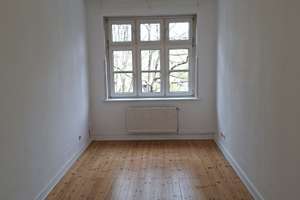 Reserviert: Freie, gut geschnittene 2-Zimmer Wohnung im 2. OG in Hamburg-Barmbek-Nord – Schwalbenplatz 1, 22307 Barmbek-Nord, Hamburg – Vorschaubild 2