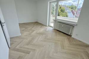 Lichtdurchflutete 3-Zimmer-Wohnung nach Kernsanierung mit Loggia & Einbauküche in Oldenburg
