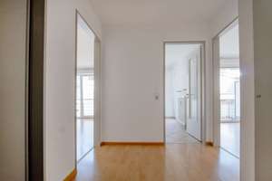 SOFORT BEZUGSFREIE helle 2-Zimmer-Wohnung mit Balkon - ideal zur Eigennutzung oder zur Kapitalanlage – Die vollständige Adresse der Immobilie erhältst du vom Anbieter., 79108 Zähringen, Freiburg im Breisgau – Vorschaubild 4