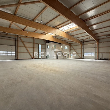 ca. 776 m² große Neubau Hallenfläche mit Büro