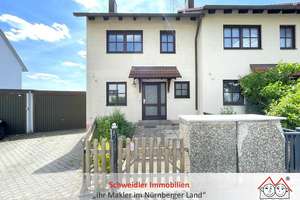 Ihre Chance! Tolles Reiheneckhaus mit XXL-Terrasse und Garage in Leinburg – Die vollständige Adresse der Immobilie erhältst du vom Anbieter., 91227 Leinburg – Vorschaubild 1