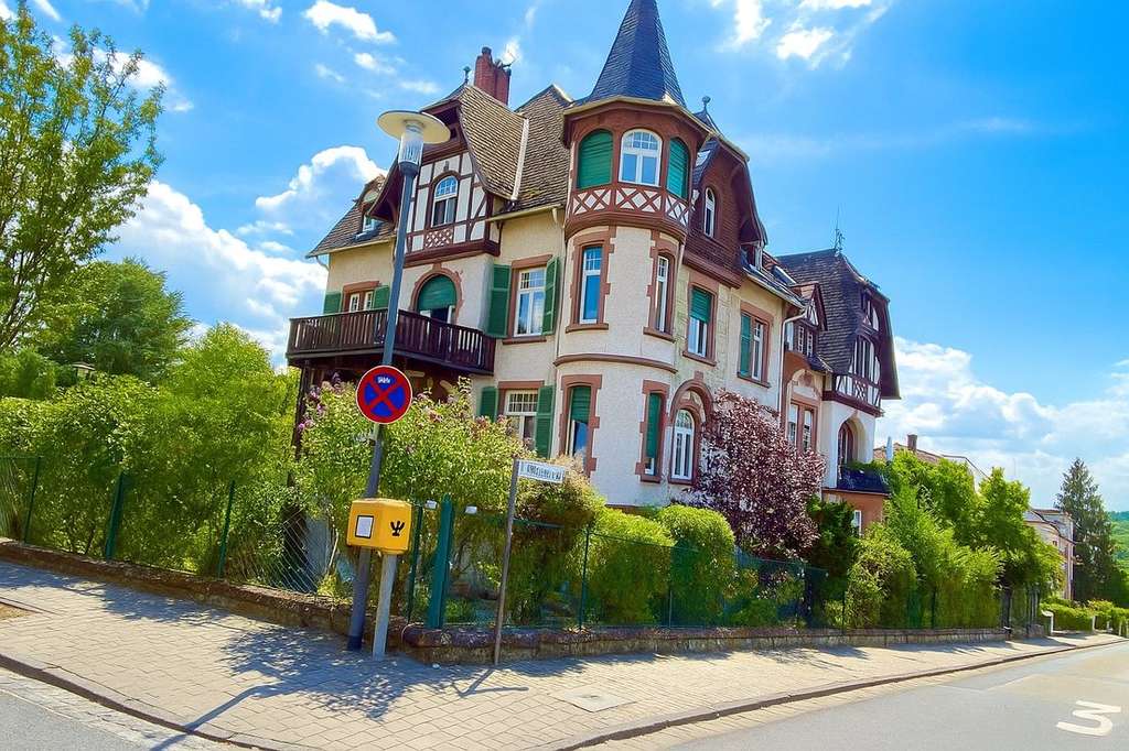 Wunderschöne Altbauwohnung in Kronberg im Taunus