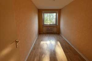 Helle 74 m² Wohnung mit Balkon & Aufzug in Düsseldorf – befristet bis zum 31.05.2027 – Düsseldorf – Vorschaubild 5