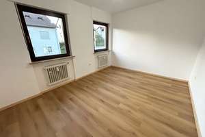 Schöne drei Zimmer Wohnung in Lengfeld in ruhiger Lage mit Balkon, Tageslicht Bad und Gartennutzung – 97076 Lengfeld, Würzburg – Vorschaubild 8