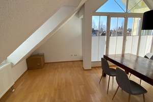 gemütliche DG-Wohnung mit sonniger Loggia und zusätzlichem Balkon – Agathenstraße 25, 81827 Waldtrudering, München – Vorschaubild 5