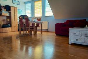 Penthouse-Gefühl in Hellerau: Einzigartige DG-Wohnung m. Fernblick, Loggia & Carport & EBK prov.frei – Die vollständige Adresse der Immobilie erhältst du vom Anbieter., 1109 Hellerau/Wilschdorf, Dresden – Vorschaubild 5