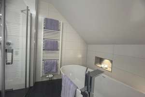 Exklusive, teilmöblierte Dachgeschosswohnung am Schlössle – Humboldtstraße 2, 86167 Lechhausen-West, Augsburg – Vorschaubild 9