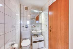 +++ Am Rosensteinpark - DG (4.OG ohne Aufzug) mit Studio - inklusive EBK - vermietet, 5% Rendite +++ – Sarweystraße 2, 70191 Nordbahnhof, Stuttgart – Vorschaubild 6