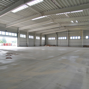 ca. 1.905 m² Lager-/Produktionshalle zu vermieten