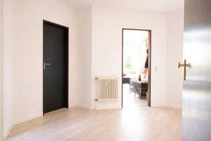 Attraktive 2-Zimmer-Eigentumswohnung mit Balkon und Aufzug in guter City-Lage! – Die vollständige Adresse der Immobilie erhältst du vom Anbieter., 47798 Stadtmitte, Krefeld – Vorschaubild 3