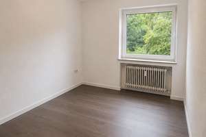 Modernisierte 3-Zimmer-Wohnung mit 2 Balkonen in ruhiger Lage – Die vollständige Adresse der Immobilie erhältst du vom Anbieter., 70437 Zuffenhausen-Mitte, Stuttgart – Vorschaubild 7