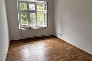 Frisch sanierte 2-Zimmer-Altbauwohnung in historischem Mehrfamilienhaus mit Gaststätte – Pognerstr. 5, 81379 Thalkirchen, München – Vorschaubild 3
