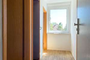 Schicke 2-Raumwohnung in ruhiger Lage. – J.-Curie-Str. 4, 8060 Marienthal Ost, Zwickau – Vorschaubild 3