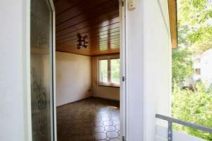 VIEL POTENTIAL: 2-ZIMMER-WOHNUNG MIT BALKON UND RAUM FÜR IHRE IDEEN !!!