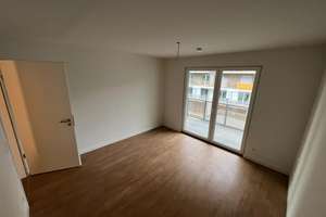 Moderne 2-Zimmer-Wohnung mit Balkon, Einbauküche und Tiefgaragenstellplatz – Steubenstraße 2, 89231 Neu-Ulm – Vorschaubild 2