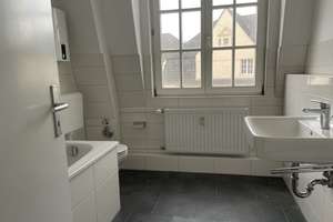 Schöne 3-Zimmerwohnung mit modernisierten Tageslichtbad und Laminat... – Rosenbergstr. 11, 47259 Hüttenheim, Duisburg – Vorschaubild 8