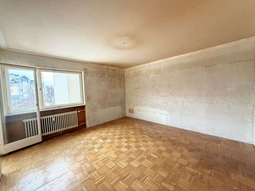 Immobilie in Nersingen - Renovierungsbedürftige 4-Zimmer-Wohnung mit viel Potenzial - Bild 2