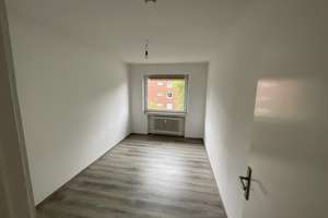 Charmante 3-Zimmer-Wohnung mit Balkon in Lübeck – 67,16 m², 2. Etage rechts – 23566 Sankt Gertrud, Lübeck – Vorschaubild 4