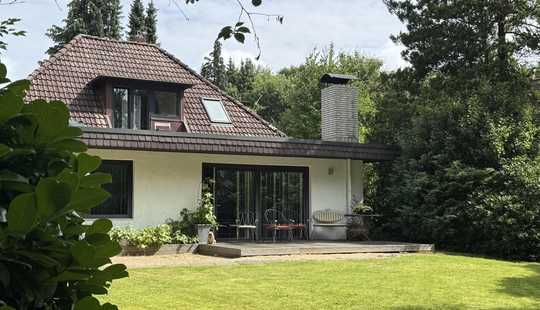 Bild von Stadt & Natur perfekt verbunden! Attraktives Einfamilienhaus in Hamburg- Volksdorf