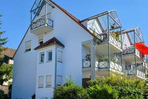 Stilvolle 4-Zimmer-Maisonette mit Galerie und zwei Balkonen in begehrter Lage in Augsburg-Göggingen – Die vollständige Adresse der Immobilie erhältst du vom Anbieter., 86199 Göggingen-Süd, Augsburg – Vorschaubild 2