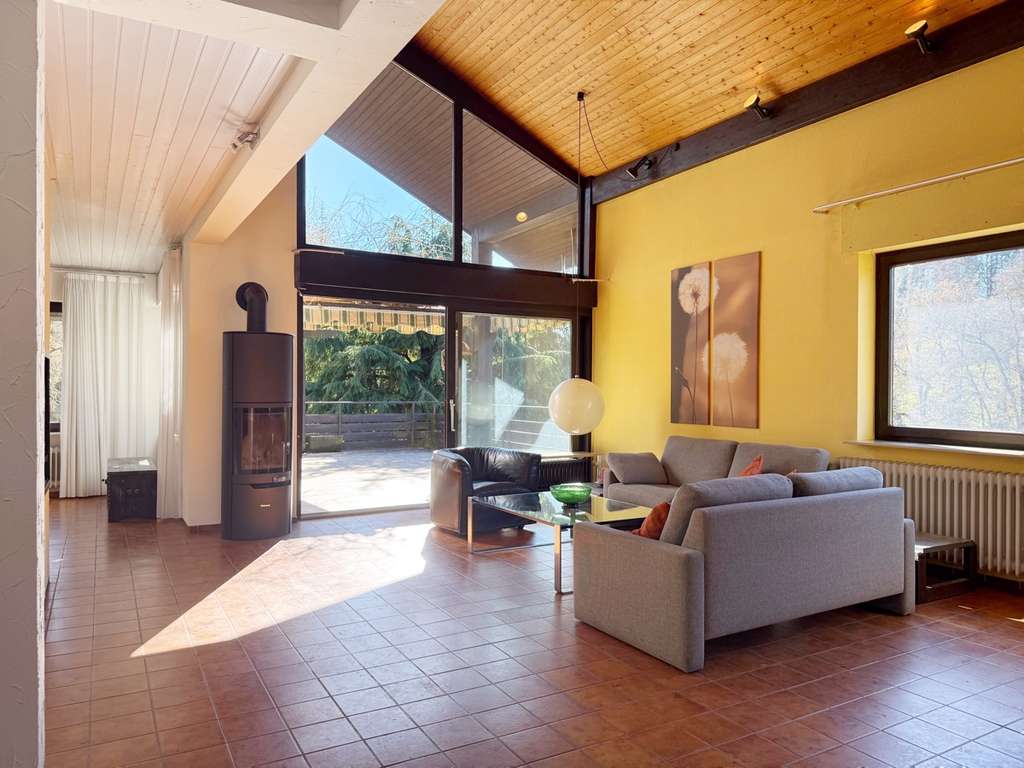 Immobilie in Lorch - Architektenhaus mit Galerie und Einliegerwohnung: Wohnen im Grünen (Lorch-Götzental) - Bild 0