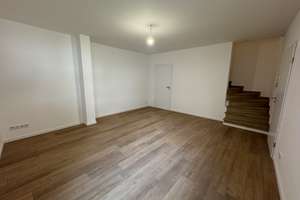Kernsanierte Maisonettewohnung mit großzügigem Grundriss in Hausen zu vermieten !