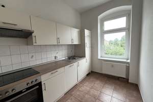 Große 2 Zimmer Wohnung mit Balkon sowie moderner EBK