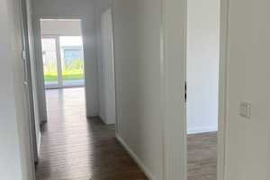 Gartenparadies inklusive: Moderne und komfortable 4-Zimmer Wohnung mit Einbauküche – Wolfsburg – Vorschaubild 8