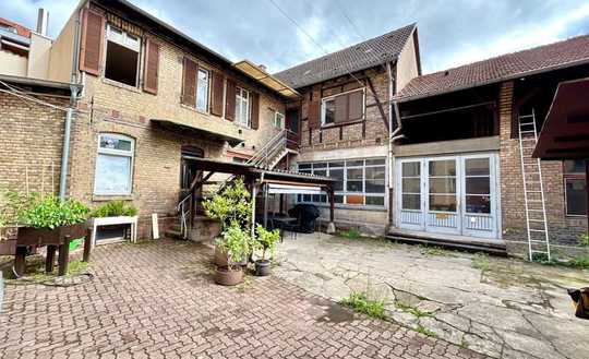 Investment mit Entwicklungspotenzial in Durlach – charmantes Kulturdenkmal