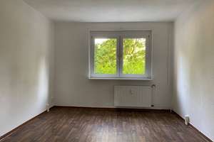 Im Erdgeschoss: 3-Raum-Wohnung mit Balkon – Albert-Einstein-Straße 18, 39387 Oschersleben (Bode) – Vorschaubild 2