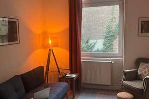 *In Ruhe wohnen, trotzdem mitten im Geschehen ! Helle,  2 Zi. Altbauwohnung, Rheingauviertel* – Werderstraße 7, 65195 Westend / Bleichstraße, Wiesbaden – Vorschaubild 2