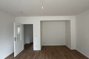 Kinofeeling für Zuhause ! 3 Zi. mit riesen Fernsehecke &EBK