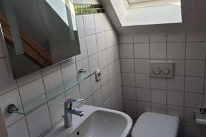 WG-Zimmer in frisch renovierter Dachgeschosswohnung zu vermieten – ab sofort verfügbar – Die vollständige Adresse der Immobilie erhältst du vom Anbieter., 76133 Nordstadt, Karlsruhe – Vorschaubild 3