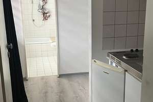 Helle 1-Zimmer-Wohnung, mit kleiner Küchenzeile im Herzen der Stadt Pforzheim – Zehnthofstr. 5-7, 75175 Innenstadt, Pforzheim – Vorschaubild 2
