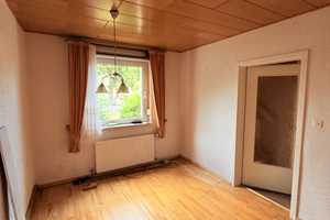 Höll Immobilien: Verkauft schöne Doppelhaushälfte mit gepflegtem Garten in Bitterfeld/Wolfen – Brehnaer Straße 81, 6749 Anhalt-Bitterfeld (Kreis) – Vorschaubild 6
