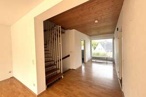 Einfamilienhaus mit Garten und geräumiger Garage - ideal für die ganze Familie in Gruiten – Die vollständige Adresse der Immobilie erhältst du vom Anbieter., 42781 Haan – Vorschaubild 5