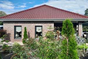 Warum neu bauen? Dieser neuwertige,  barrierefreie Bungalow schenkt Ihnen Ruhe statt Baustress – Die vollständige Adresse der Immobilie erhältst du vom Anbieter., 26639 Wiesmoor – Vorschaubild 1