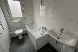 Renovierte 3 Zi.-Whng. mit Balkon - Wannenbad mit Fenster - Duisburg Rheinhausen – Beethovenstraße 14, 47226 Rheinhausen-Mitte, Duisburg – Vorschaubild 2