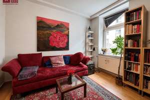 Altbaucharme & Grünblick – vermietete 2-Zimmer-Wohnung mit Balkon in Bockenheim