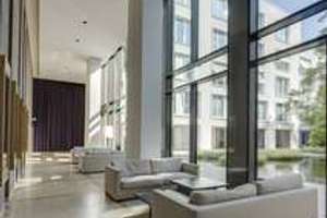 „The Seven“: Exzellente 2,5-Zimmer-Wohnung mit eleganter Ausstattung und Concierge-Service