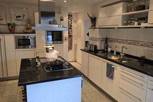 Modernisierte Doppelhaushälfte mit Einliegerwohnung, großem Garten, Terrasse und Garage – Im Ährenfeld 4, 47228 Hochemmerich, Duisburg – Vorschaubild 8