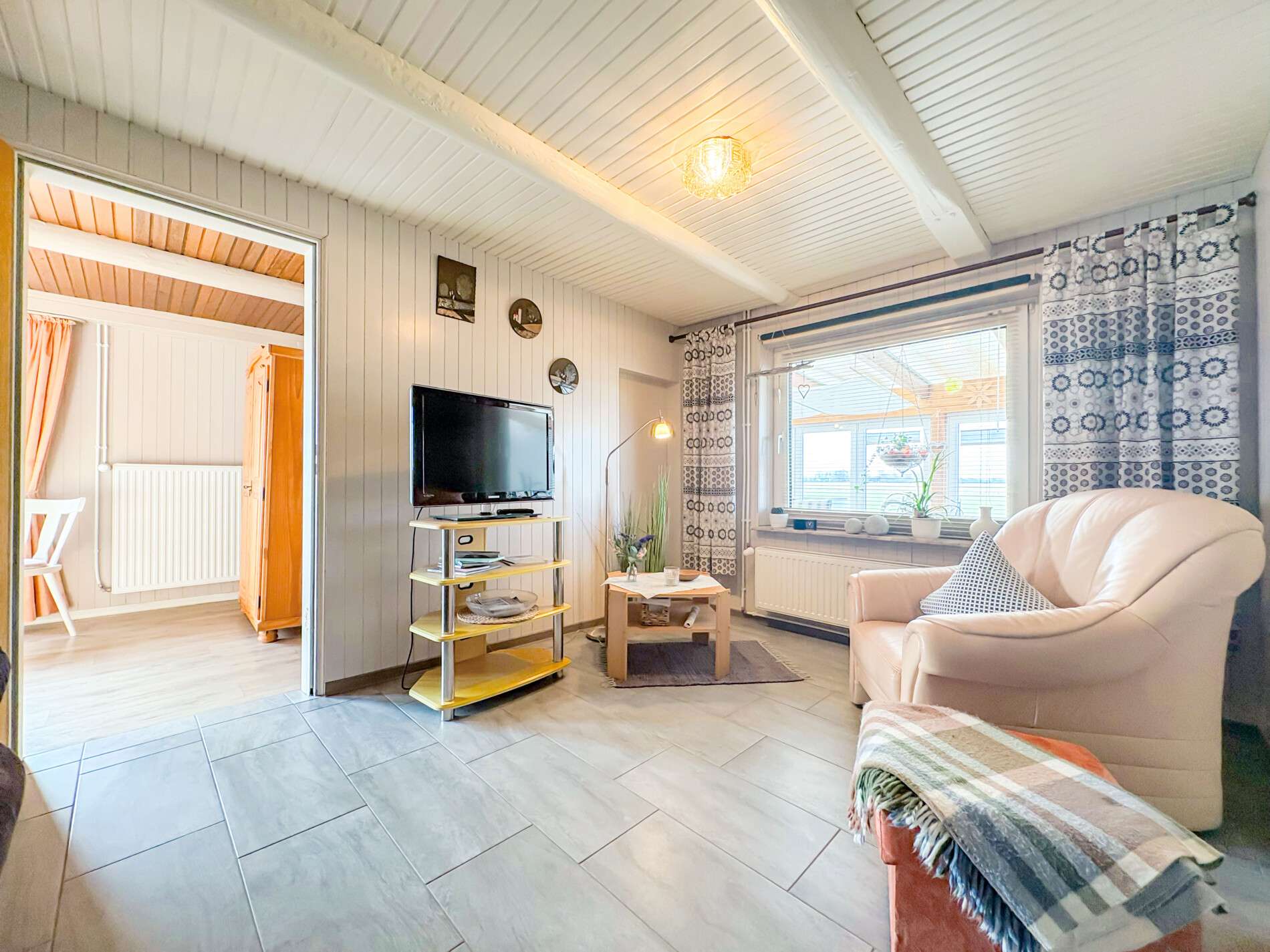 Immobilie in Wangerland - Ein Preis, doppelte Perspektiven – Zwei Häuser in unverbauter Lage mit freiem Blick - Bild 6