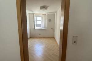 Ruhig und sonnig, renovierungsbedürftig- Toller gr. Garten + 56 qm ausbaubares DG!  + ZUSATZGEBÄUDE – Die vollständige Adresse der Immobilie erhältst du vom Anbieter., 70435 Zuffenhausen-Mitte, Stuttgart – Vorschaubild 21
