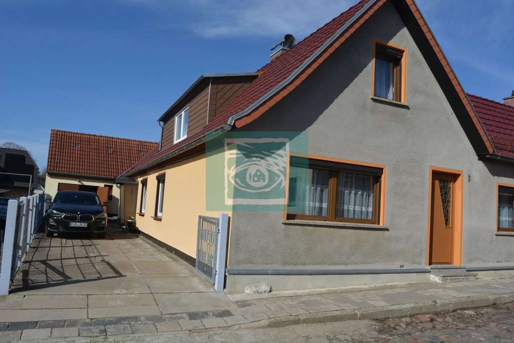 Immobilie in Bergen auf Rügen - Großes Einfamilienhaus mit ELW und viel Nebengelass in Bergen auf Rügen! - Bild 1