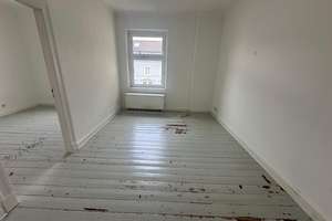 ALTBAUWOHNUNG MIT BALKON UND ENTWICKLUNGSPOTENZIAL – 40233 Flingern Nord, Düsseldorf – Vorschaubild 3