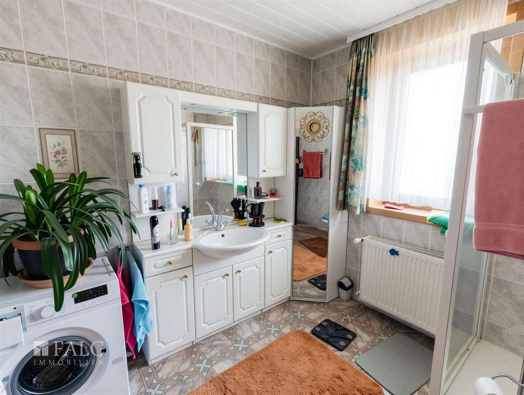 Immobilie in Lamspringe - Solide und mit ausstreichend Platz, dazu ein großer Garten und *** Provisionsfrei *** - Bild 4