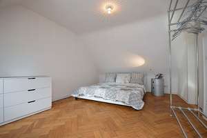 Wunderschöne, möblierte Altbauwohnung in Stuttgart West – Die vollständige Adresse der Immobilie erhältst du vom Anbieter., 70197 Feuersee, Stuttgart – Vorschaubild 2