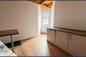 Stilvolle 2-Zimmer-Dachgeschosswohnung mit Holzbalkendecke, Einbauküche & modernisiertem Bad – 39112 Sudenburg, Magdeburg – Vorschaubild 4